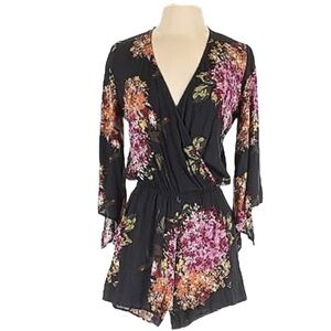 Love Stitch floral romper size M
